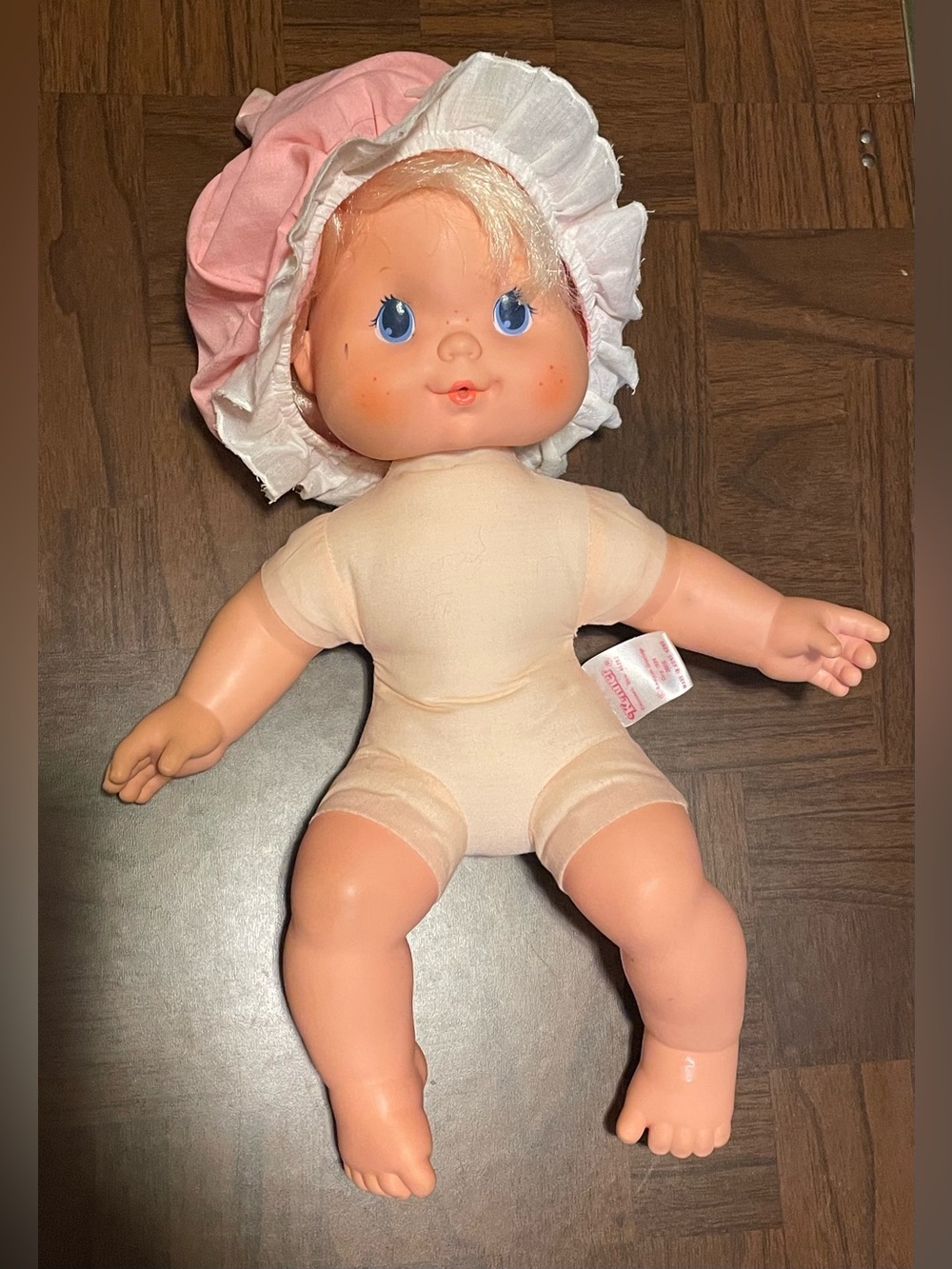 Vintage 1984 Kenner Strawberry Shortcake Baby Needs-A Name Doll. Missing Dress
